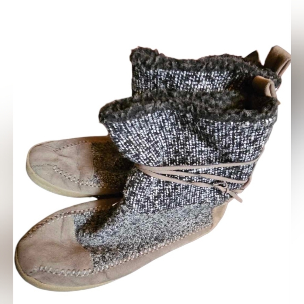 MADDEN Girl Sz 6.5 Taupe Multi Faux Suede Sweater Top Wrap Around Lace Boot